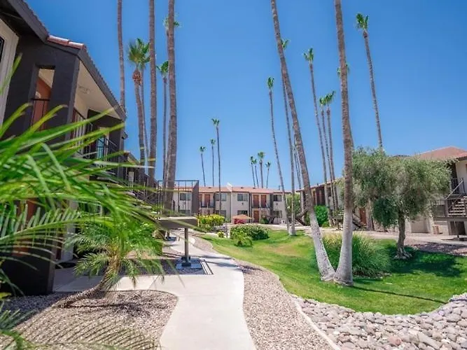 125 Fully Furnished 1br Suite-prime Location Apartment *