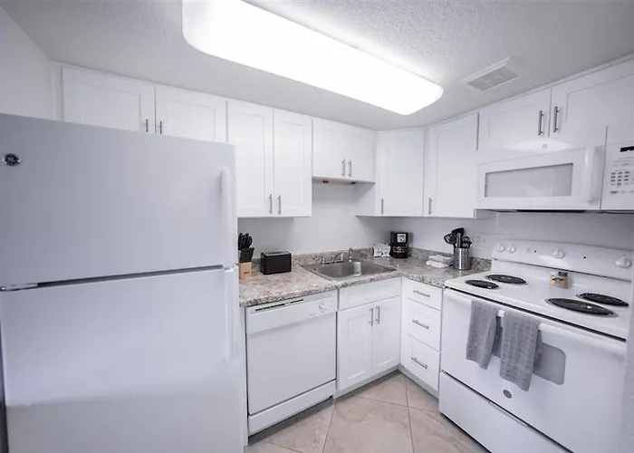 125 Fully Furnished 1br Suite-prime Location Apartment